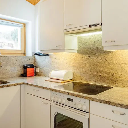 Edelweiss Flora Sura 아파트 *